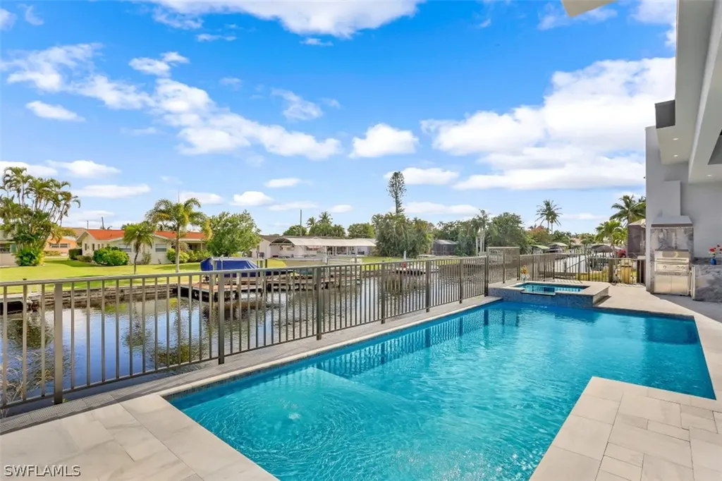 5305 Bayshore Avenue Cape Coral FL 33904