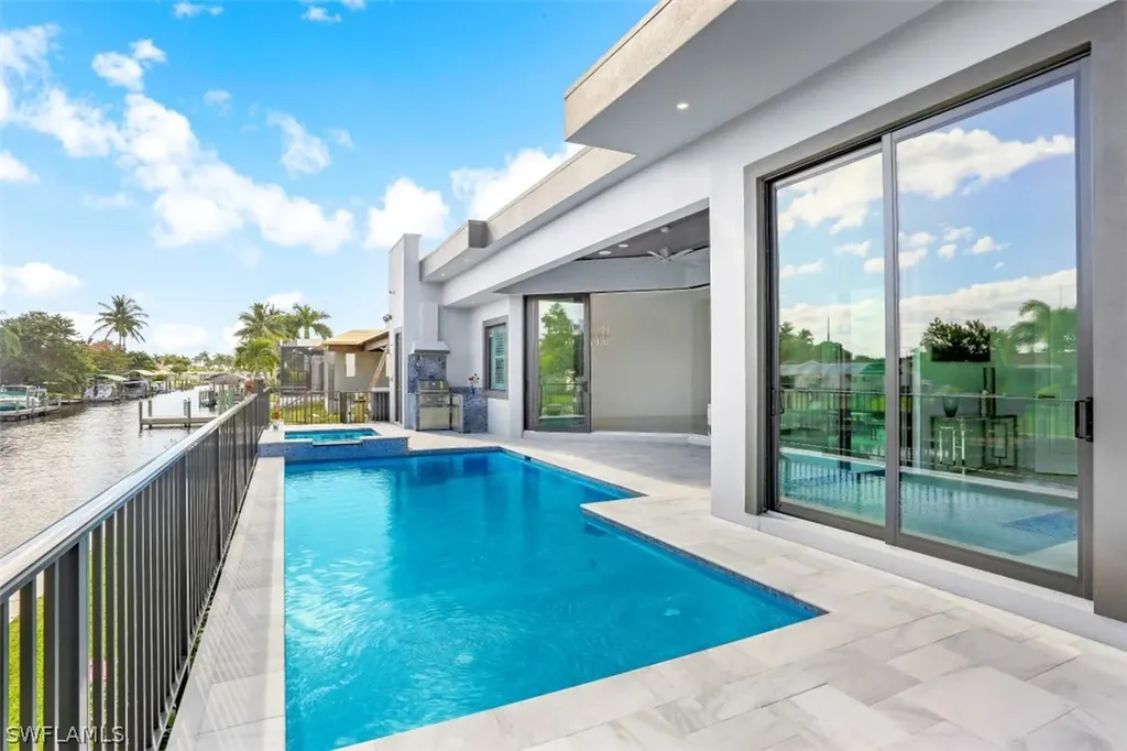 5305 Bayshore Avenue Cape Coral FL 33904