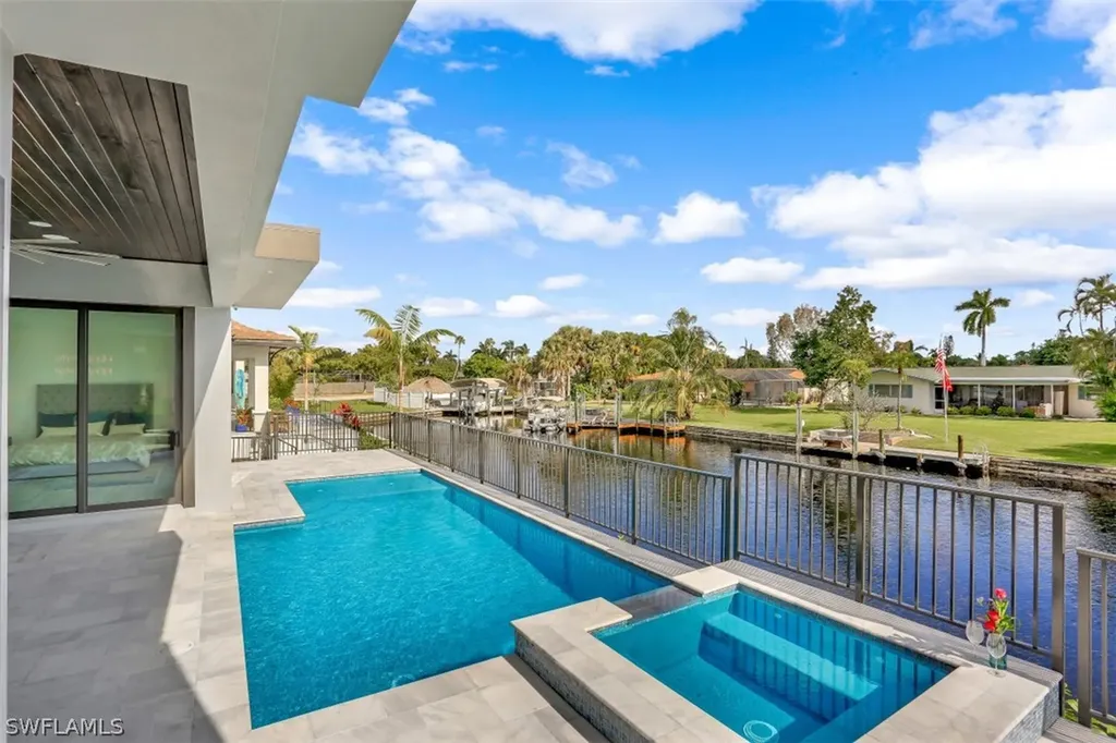 5305 Bayshore Avenue Cape Coral FL 33904