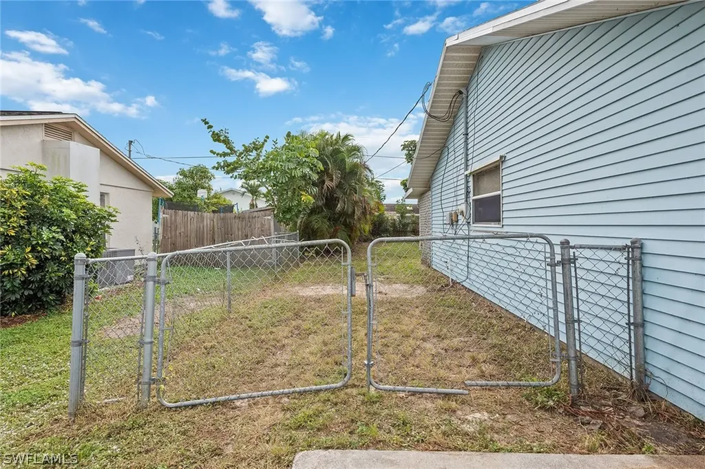 5090 31st Place SW Naples FL 34116
