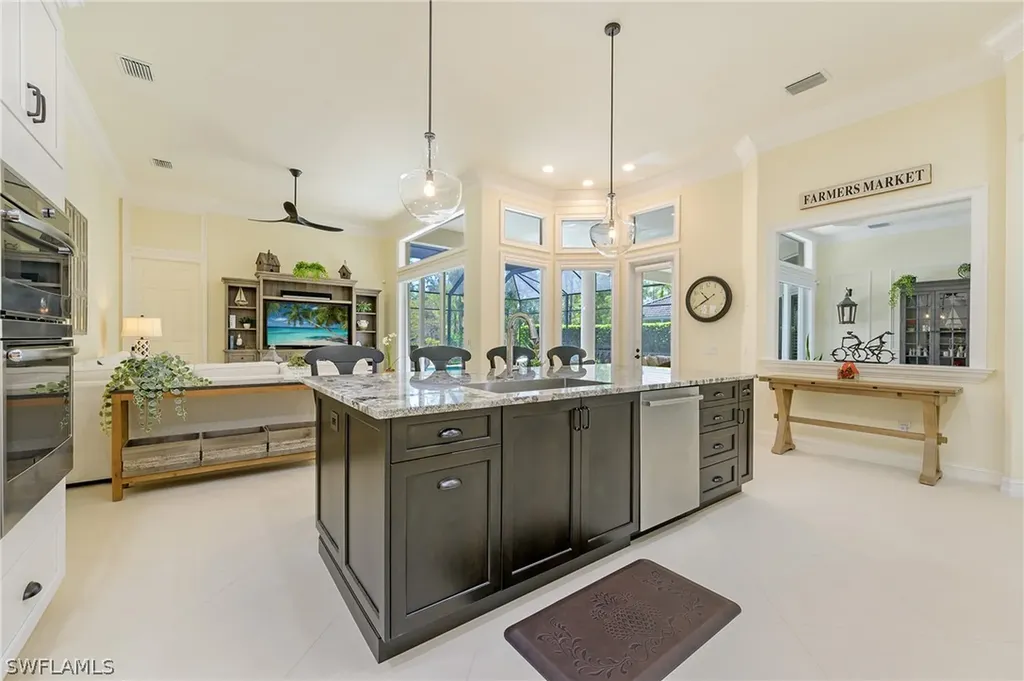 7512 Treeline Drive Naples FL 34119