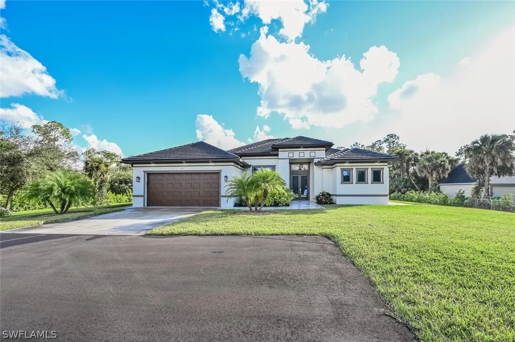202 Golden Gate Boulevard W Naples FL 34120