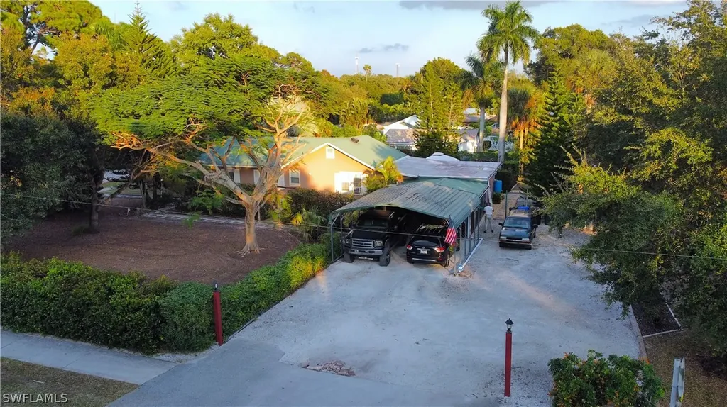 2208 Jeffcott Street Fort Myers FL 33901