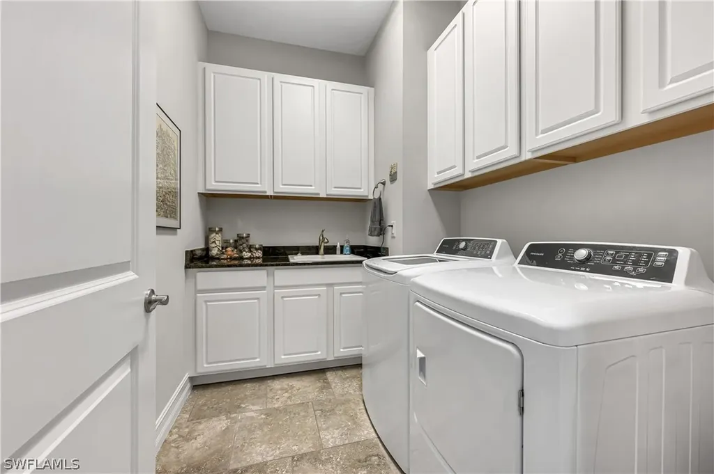 3044 Mandalay Court Naples FL 34105