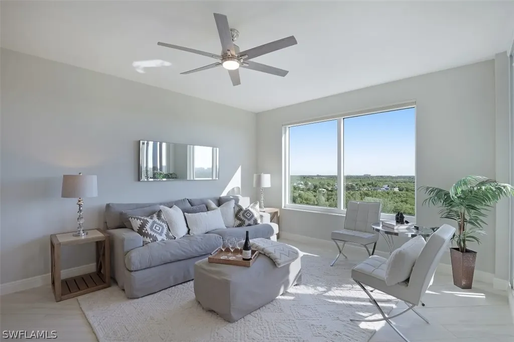 445 Cove Tower Drive Naples FL 34110
