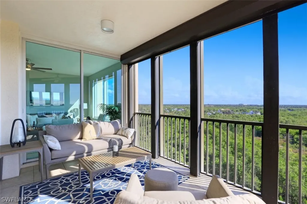 445 Cove Tower Drive Naples FL 34110