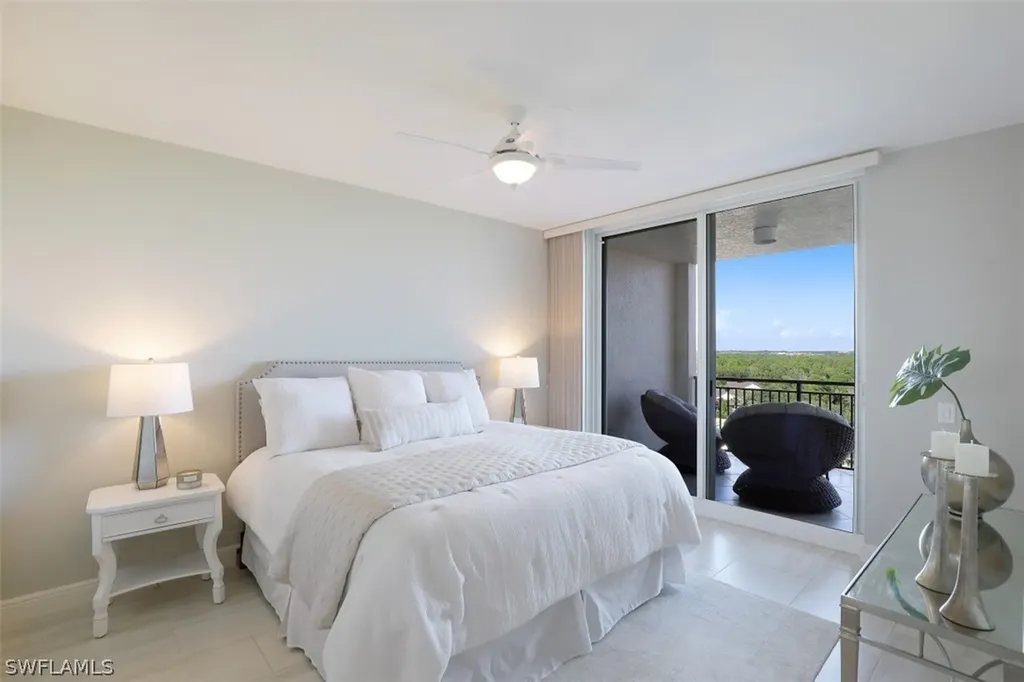 445 Cove Tower Drive Naples FL 34110