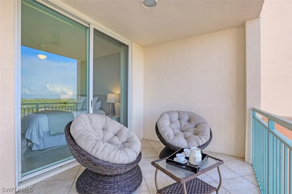445 Cove Tower Drive Naples FL 34110