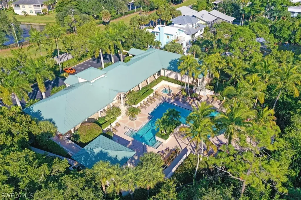 445 Cove Tower Drive Naples FL 34110