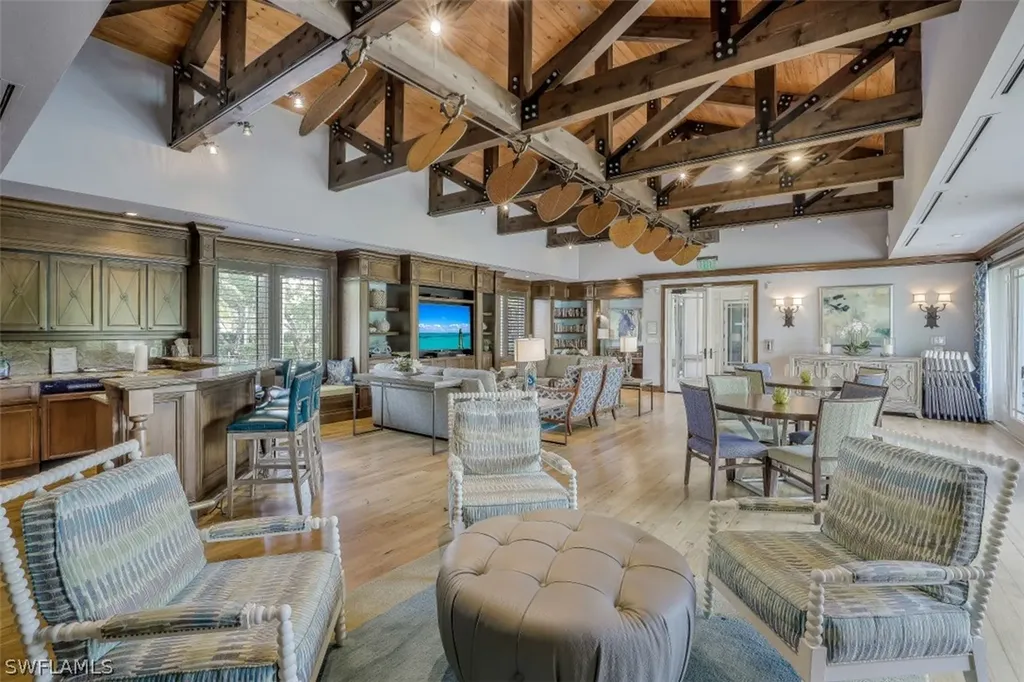 445 Cove Tower Drive Naples FL 34110