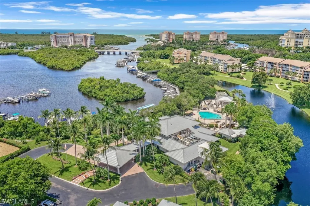 445 Cove Tower Drive Naples FL 34110