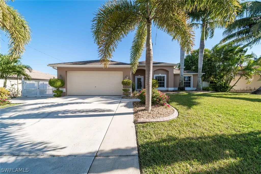 619 SW 11th Avenue Cape Coral FL 33991