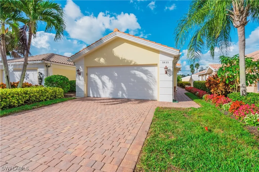 5433 Guadeloupe Way Naples FL 34119