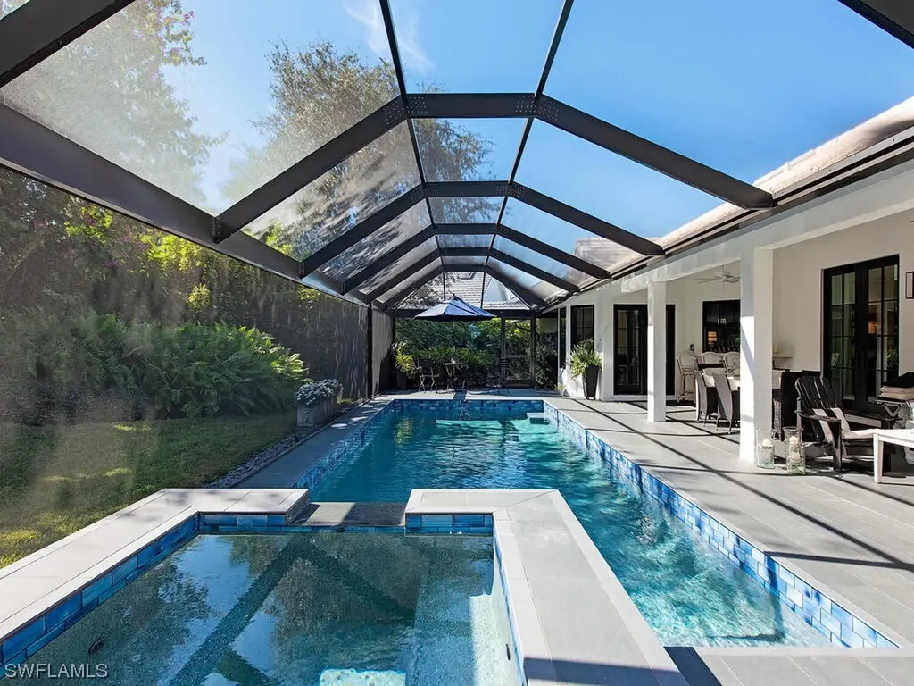 808 Pine Village Lane Naples FL 34108