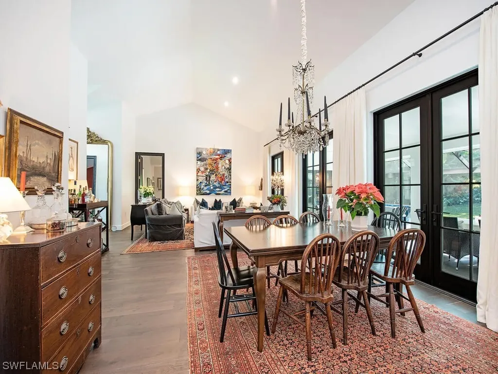 808 Pine Village Lane Naples FL 34108