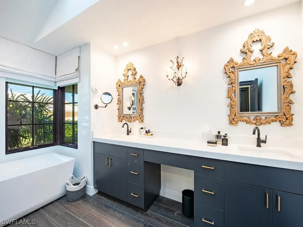 808 Pine Village Lane Naples FL 34108