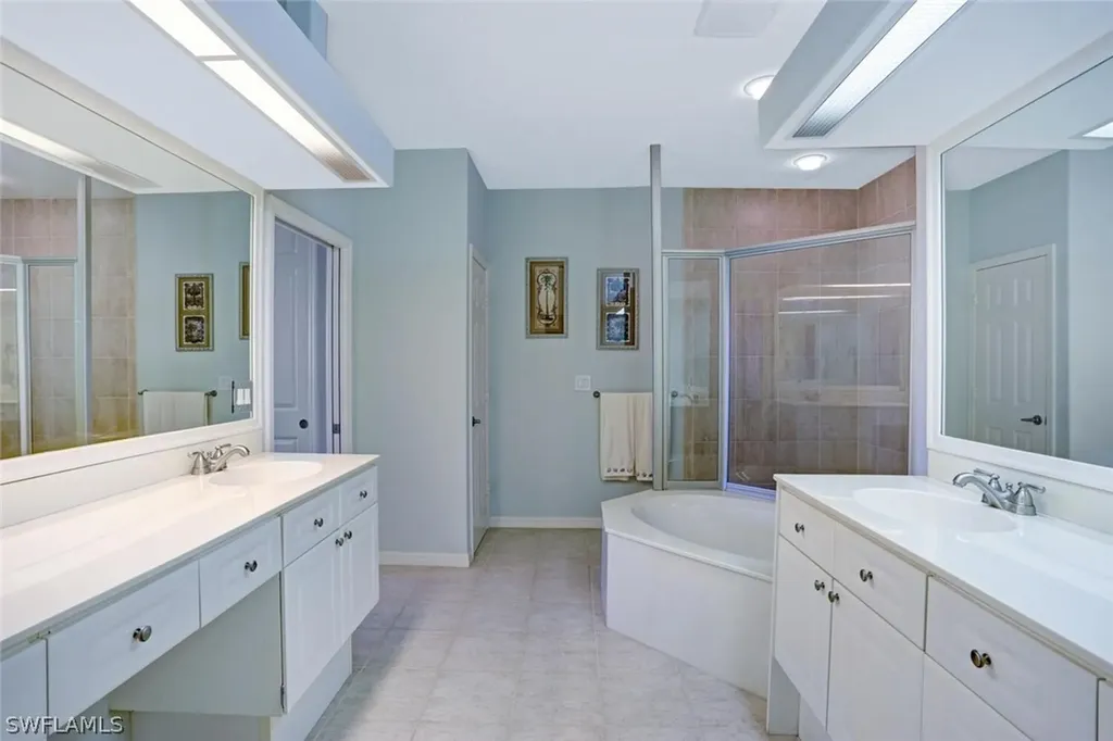 121 Barefoot Circle Bonita Springs FL 34134