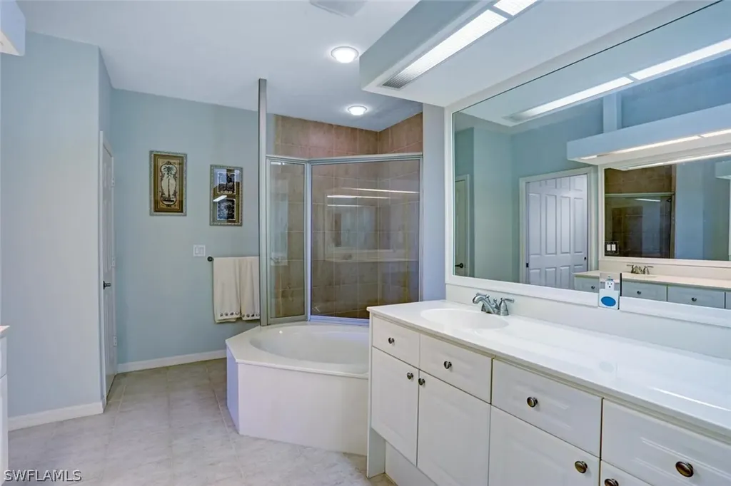 121 Barefoot Circle Bonita Springs FL 34134