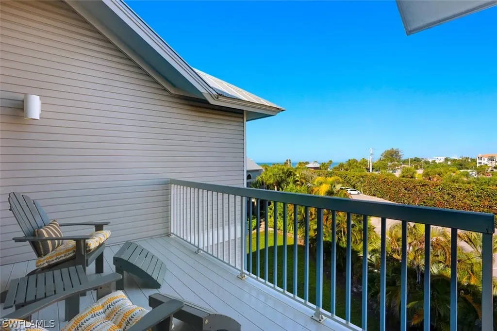 121 Barefoot Circle Bonita Springs FL 34134