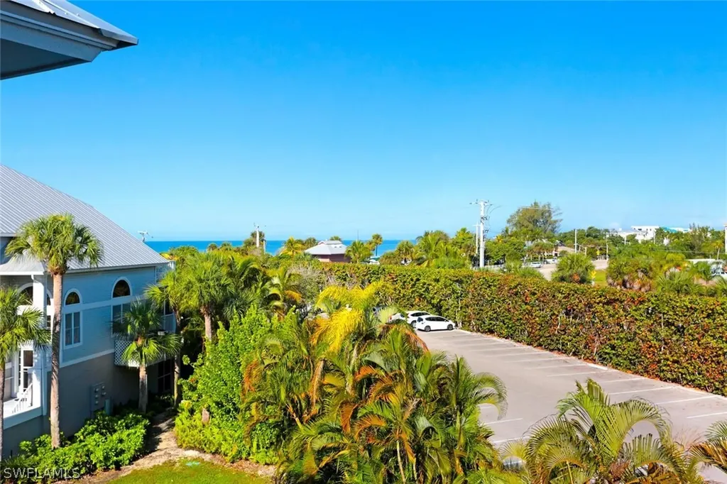 121 Barefoot Circle Bonita Springs FL 34134