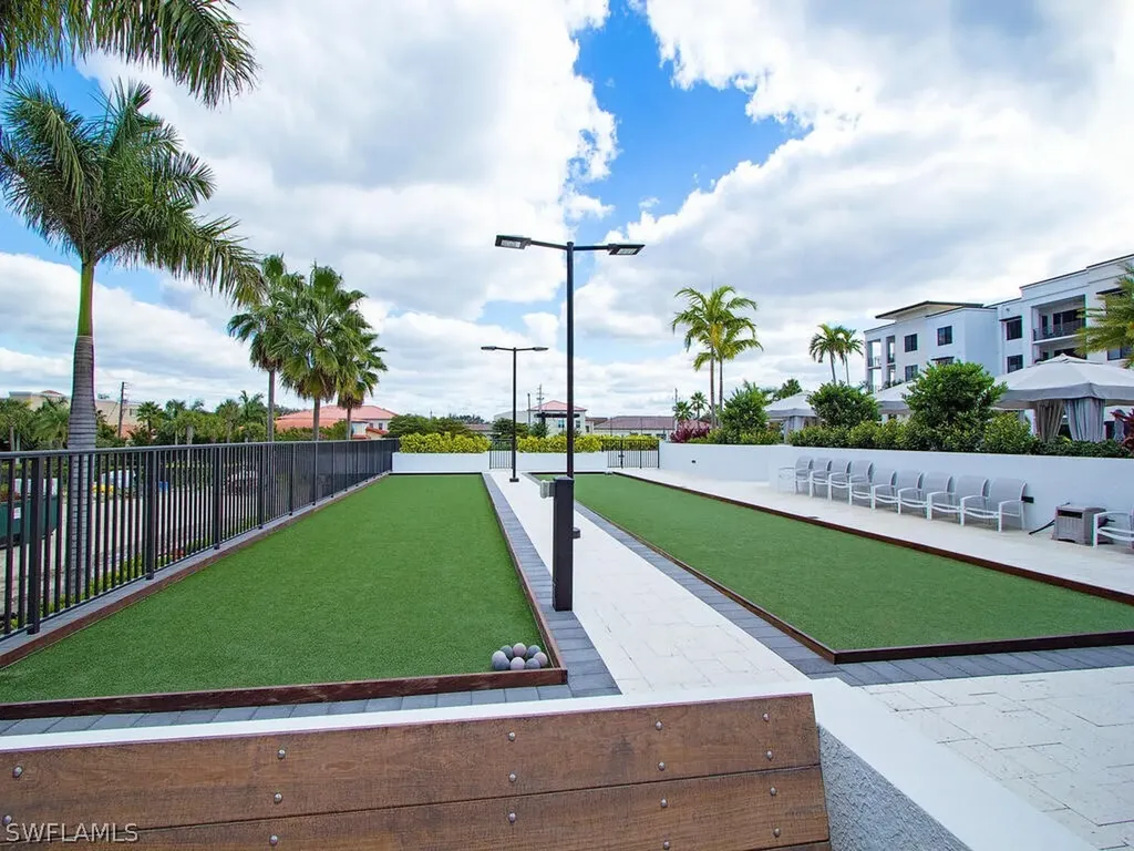 1111 Central Avenue Naples FL 34102