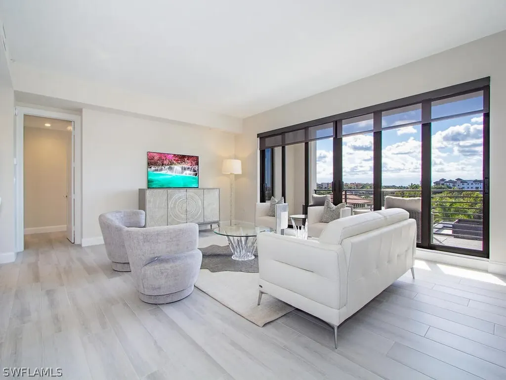 1111 Central Avenue Naples FL 34102