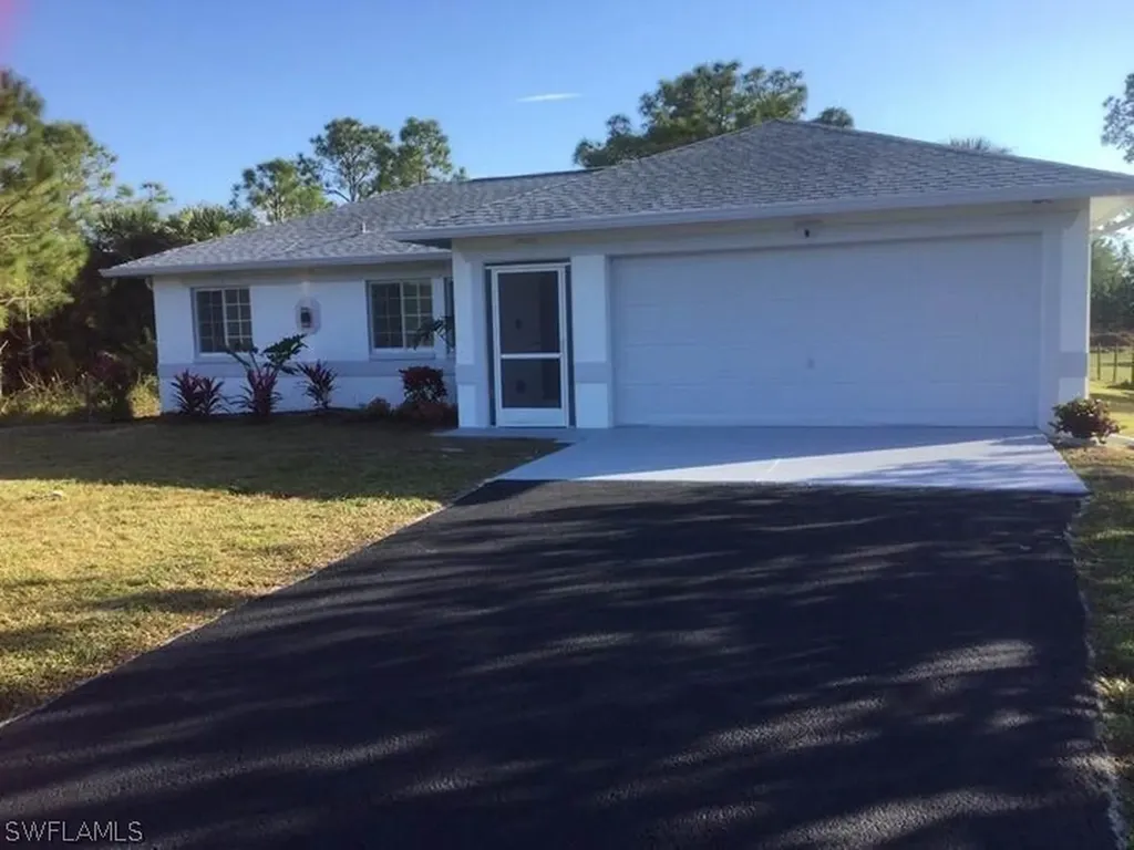 3560 22nd Avenue NE Naples FL 34120