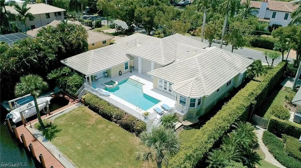 733 18th Avenue S Naples FL 34102