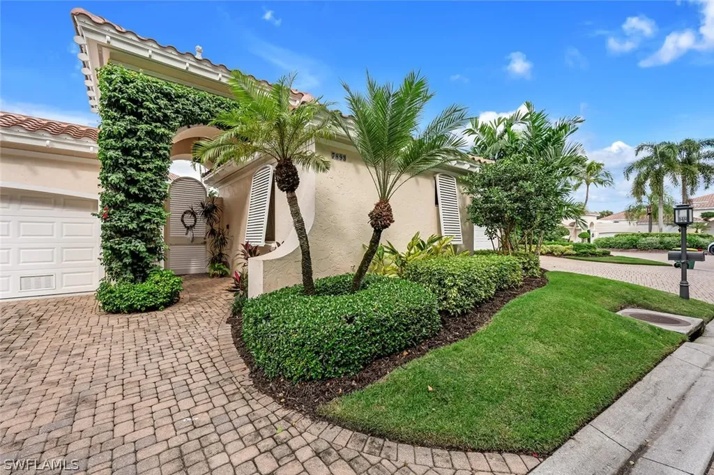 7893 Cocobay Drive Naples FL 34108