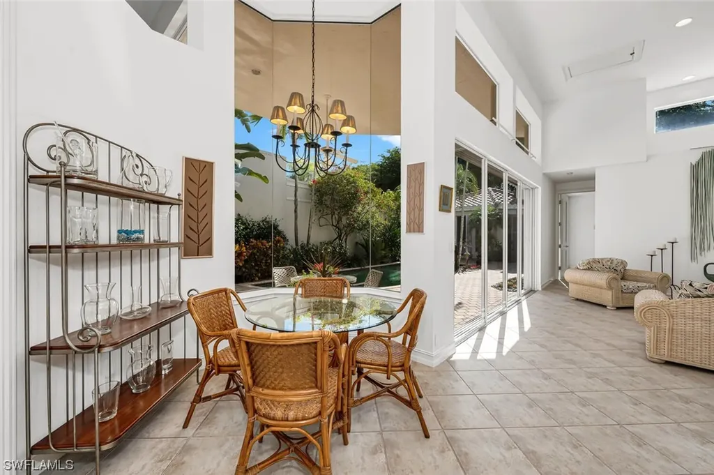 7893 Cocobay Drive Naples FL 34108