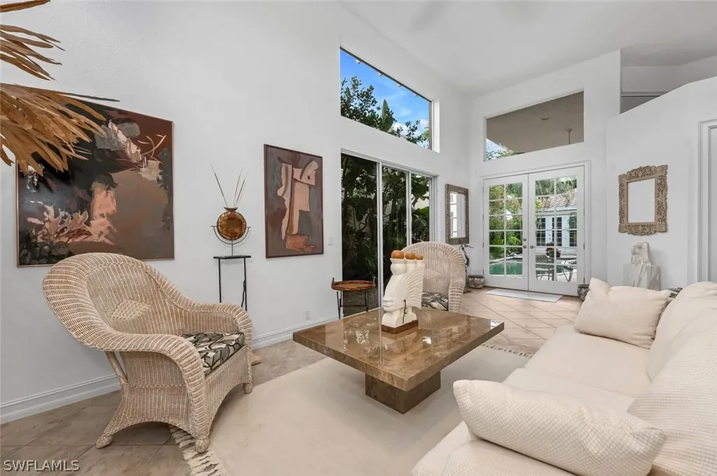 7893 Cocobay Drive Naples FL 34108