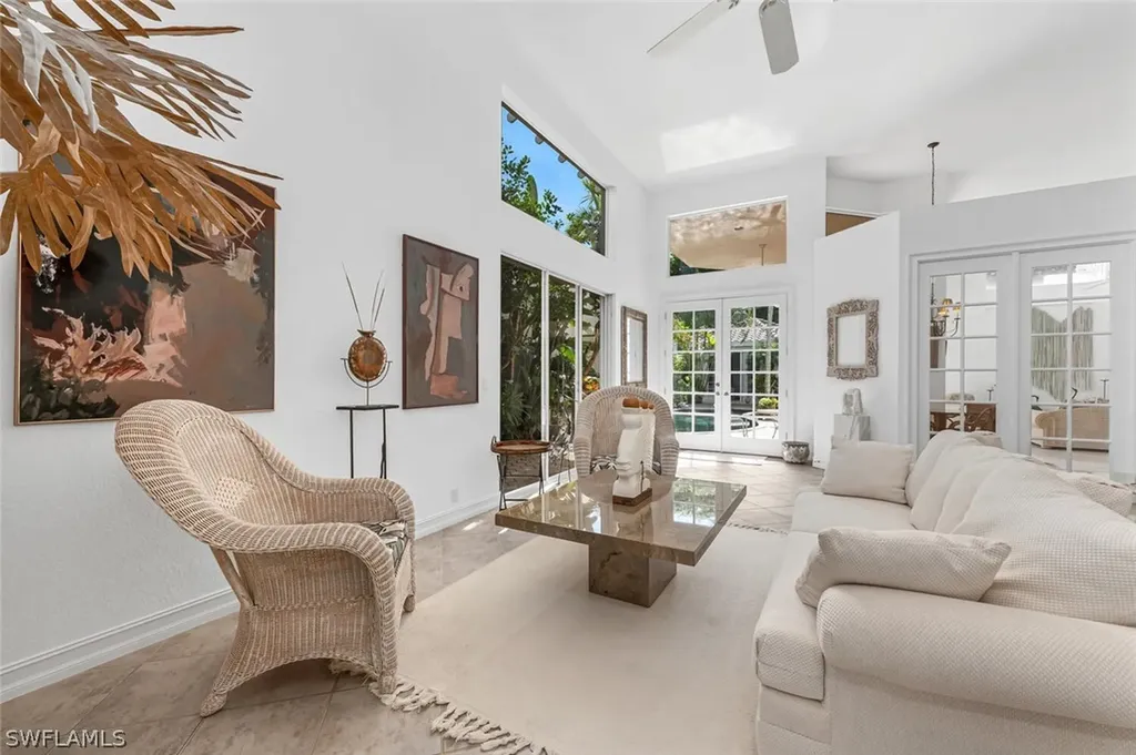 7893 Cocobay Drive Naples FL 34108