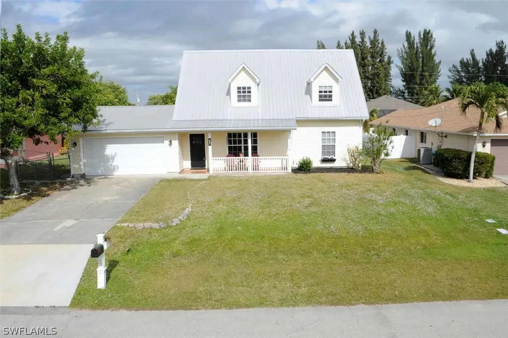 207 SE 22nd Street Cape Coral FL 33990