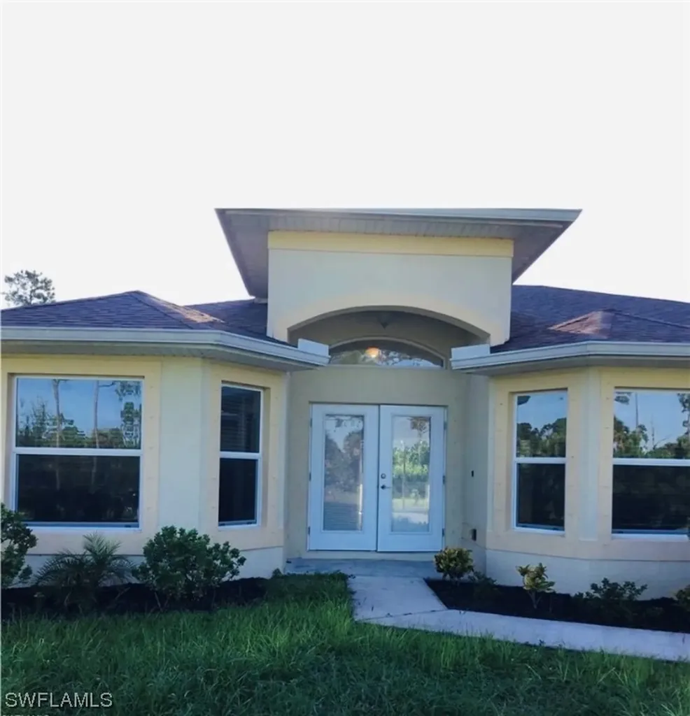 714 Henry Avenue Lehigh Acres FL 33972