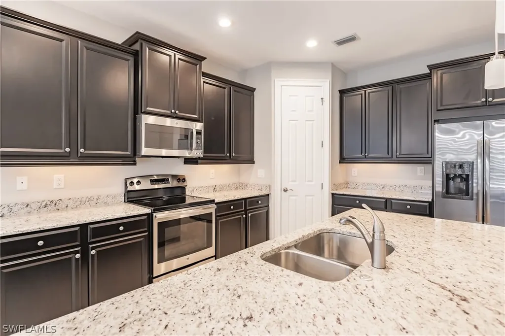 3915 Eldon Street Fort Myers FL 33916