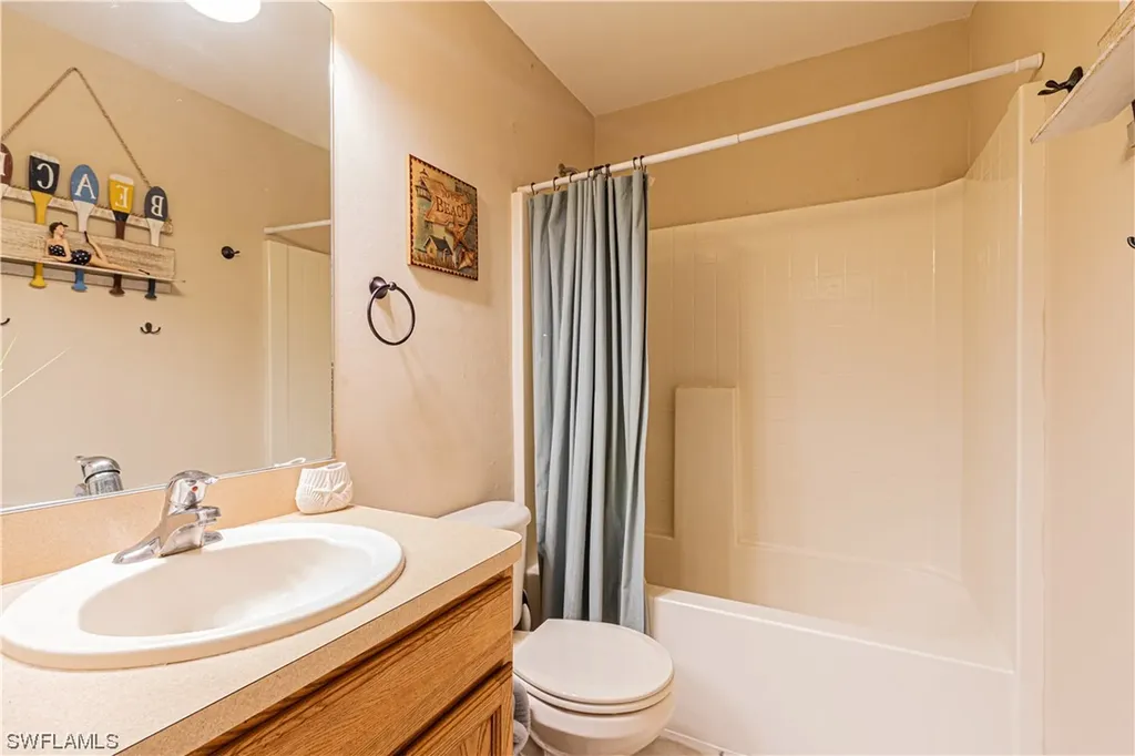 2033 NW 3rd Street Cape Coral FL 33993