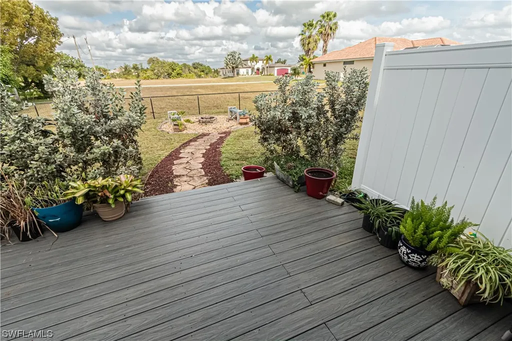 2033 NW 3rd Street Cape Coral FL 33993