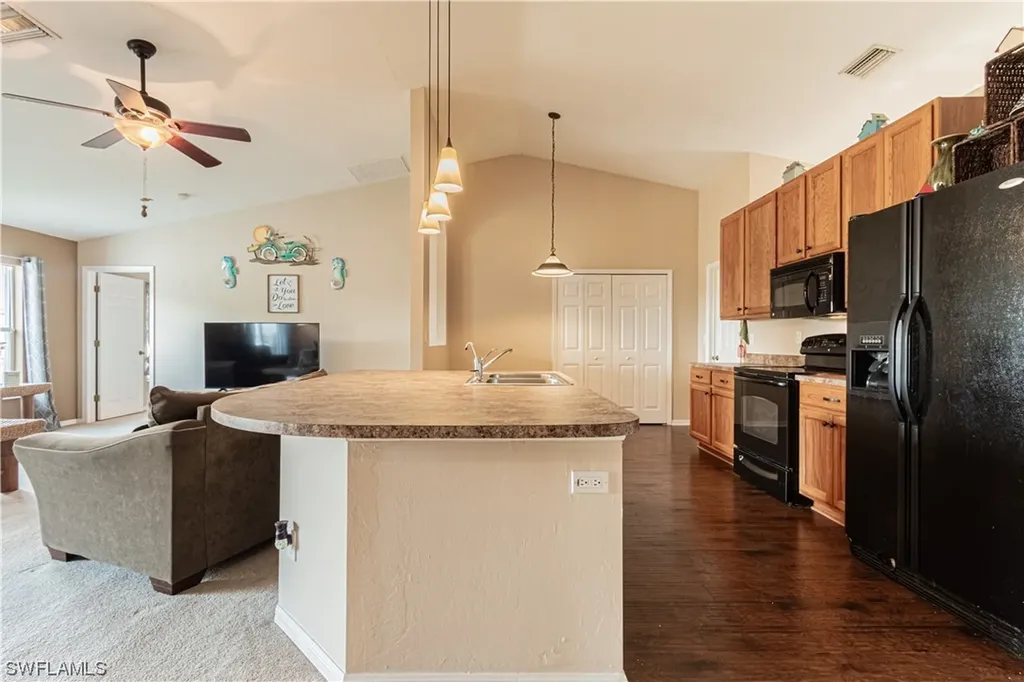 2033 NW 3rd Street Cape Coral FL 33993