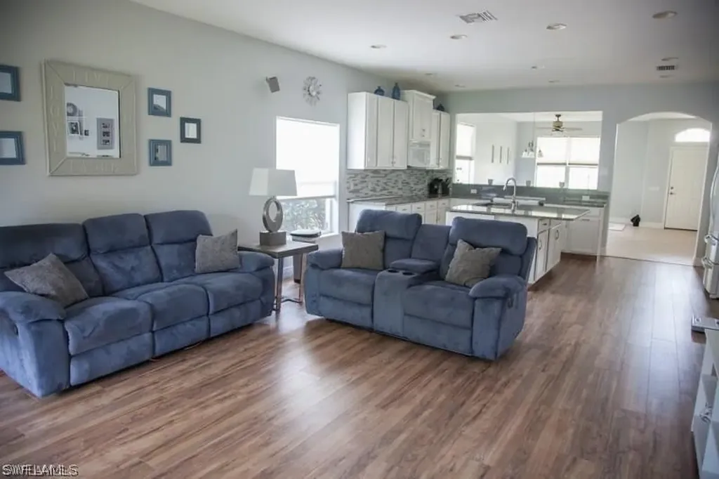 2473 Blackburn Circle Cape Coral FL 33991