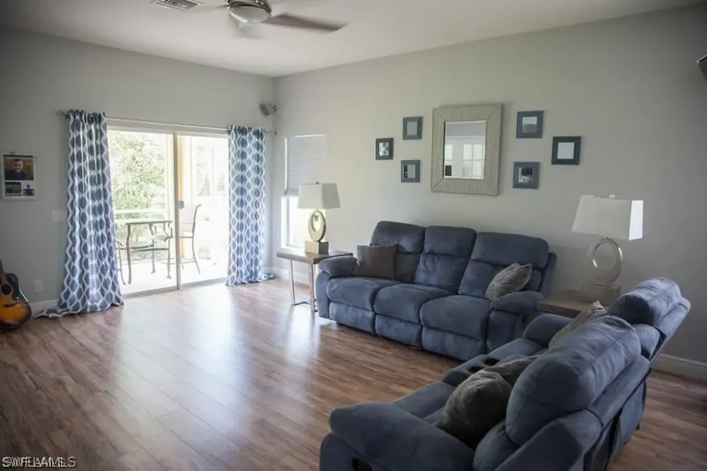 2473 Blackburn Circle Cape Coral FL 33991