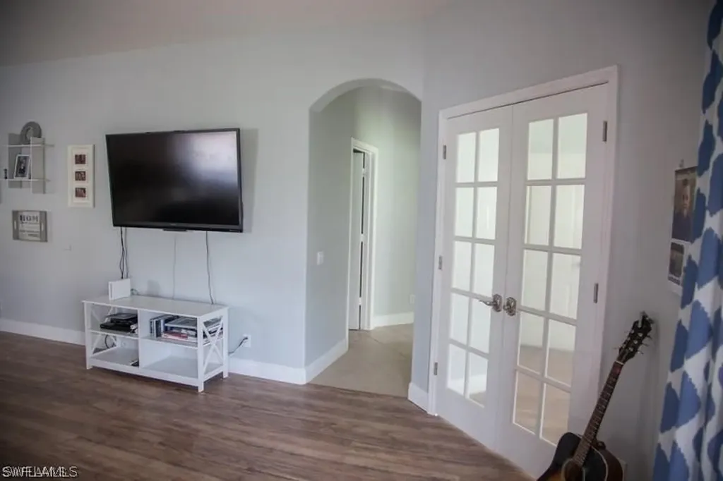 2473 Blackburn Circle Cape Coral FL 33991