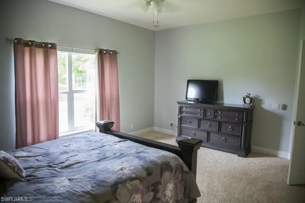 2473 Blackburn Circle Cape Coral FL 33991