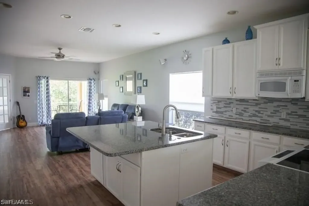 2473 Blackburn Circle Cape Coral FL 33991