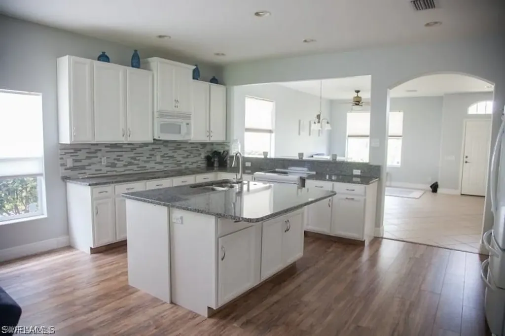 2473 Blackburn Circle Cape Coral FL 33991