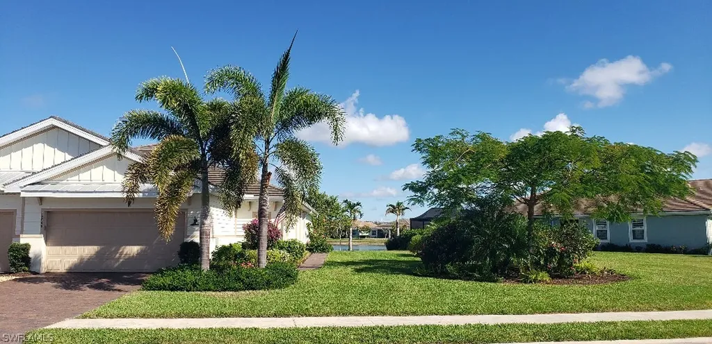 14848 Edgewater Circle Naples FL 34114