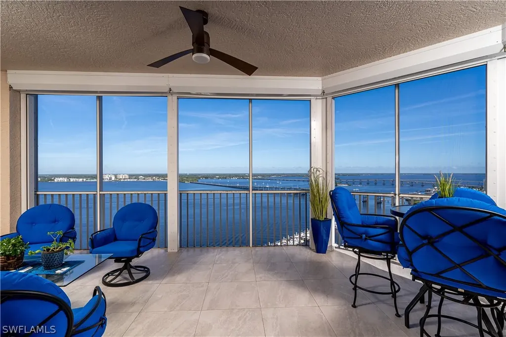 2104 W 1st Street Fort Myers FL 33901