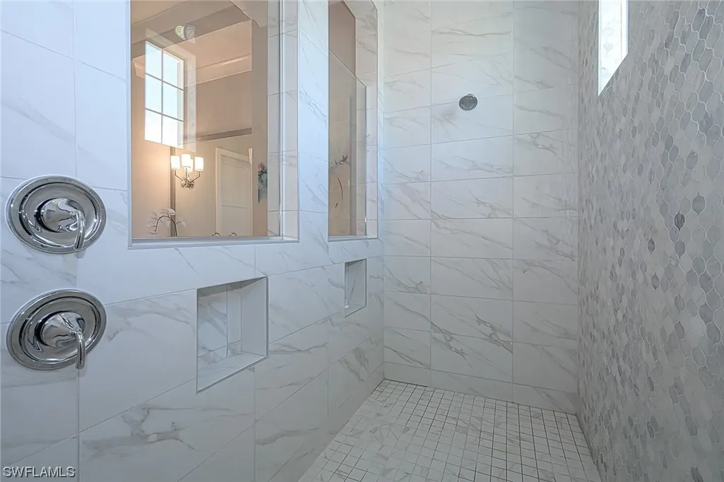 6250 Lightbourn Way Naples FL 34113