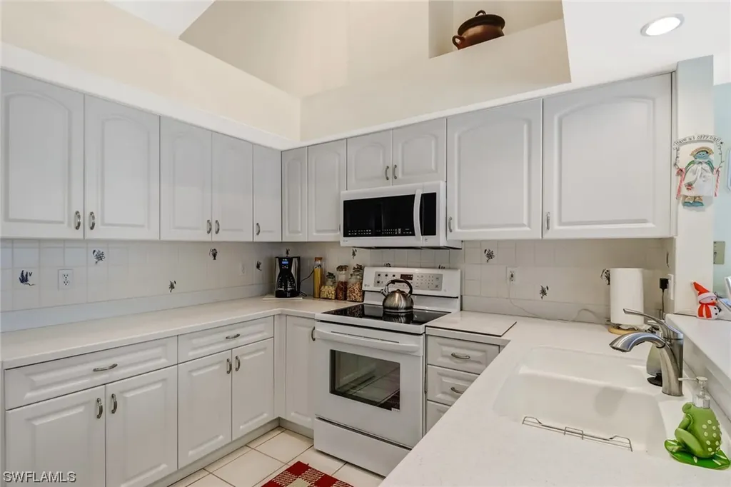 1533 Kenridge Place Naples FL 34104