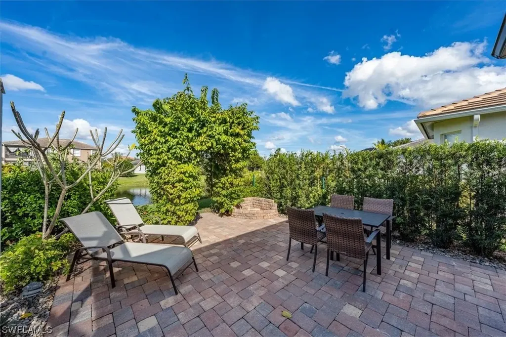 8421 Laurel Lakes Boulevard Naples FL 34119
