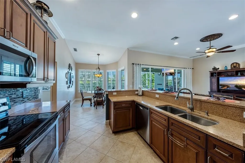 8421 Laurel Lakes Boulevard Naples FL 34119